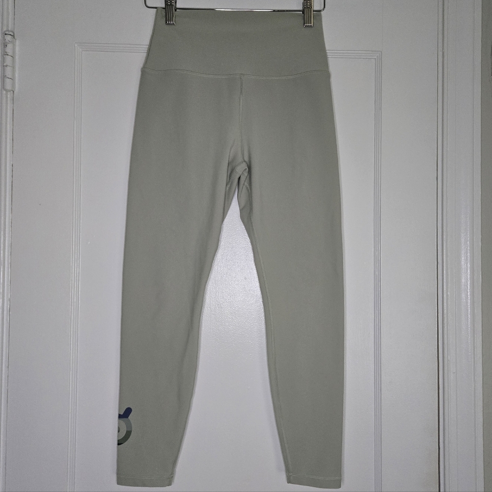 Peloton Athletic 3/4 Length Workout Leggings - Women's Medium - Mint Green